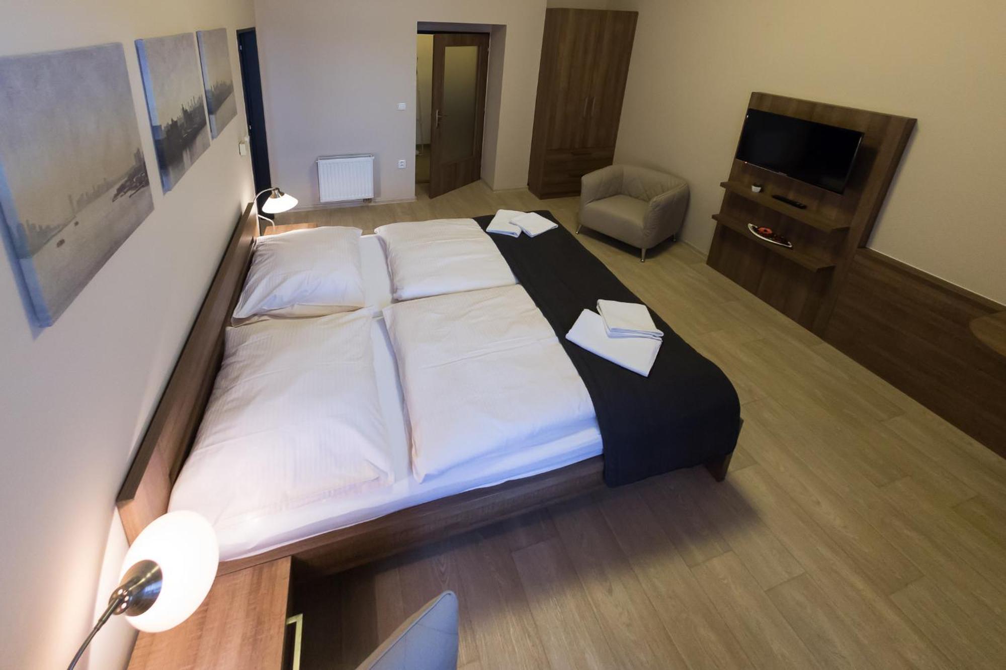 Penzion Apartmany Resident Poděbrady Екстериор снимка