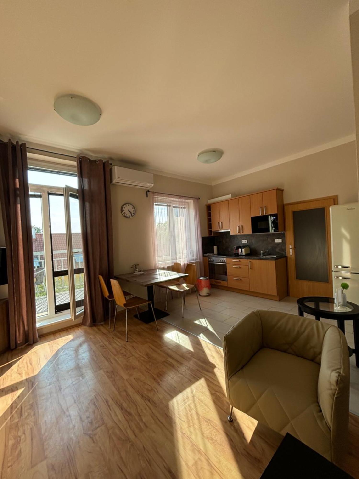 Penzion Apartmany Resident Poděbrady Екстериор снимка